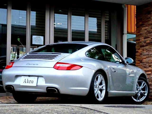 PORSCHE 911 2010 Image 31