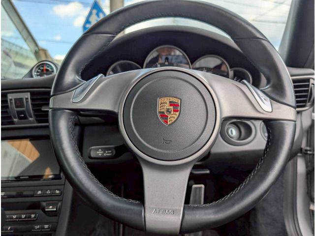 PORSCHE 911 2010 Image 31