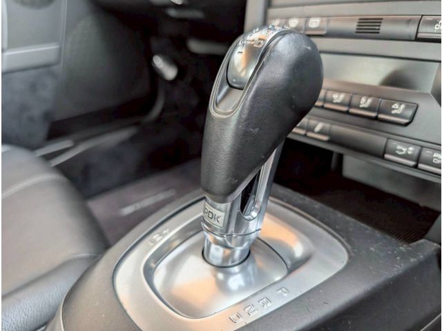 PORSCHE 911 2010 Image 31