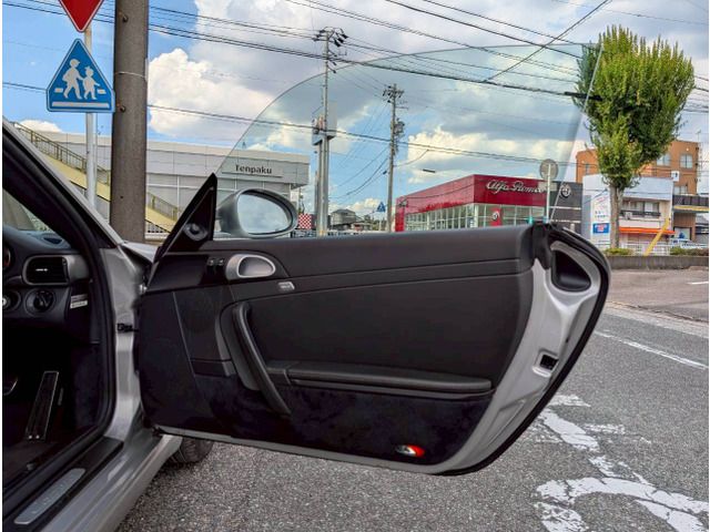 PORSCHE 911 2010 Image 31