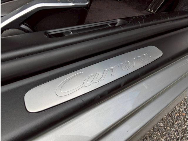 PORSCHE 911 2010 Image 31