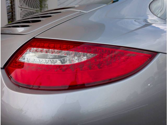PORSCHE 911 2010 Image 31
