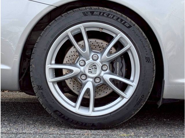 PORSCHE 911 2010 Image 31