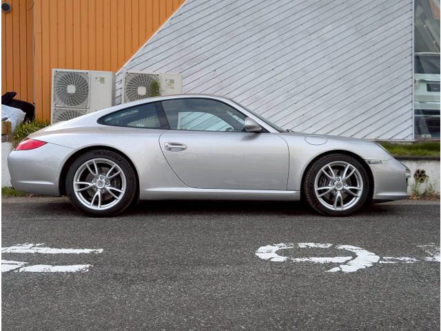 PORSCHE 911 2010 Image 31