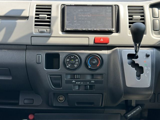 TOYOTA HIACE VAN 2WD 2005 Image 31