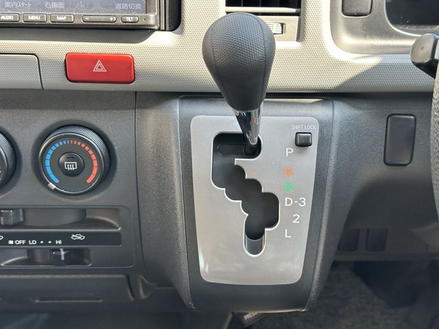 TOYOTA HIACE VAN 2WD 2005 Image 31