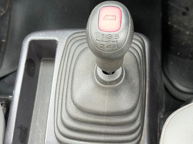 SUBARU SAMBAR TRUCK 4WD 2012 Image 31