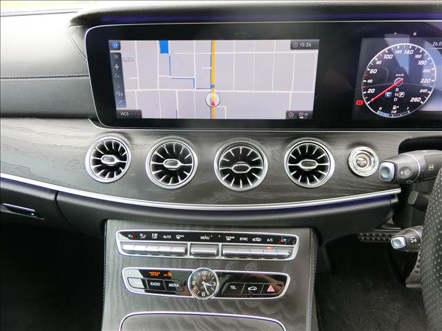 MERCEDES BENZ E CLAS 2017 Image 31