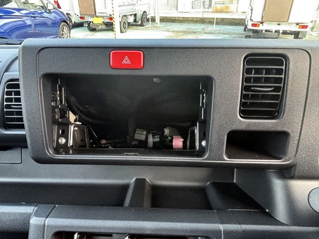 DAIHATSU HIJET TRUCK 4WD 2021 Image 31