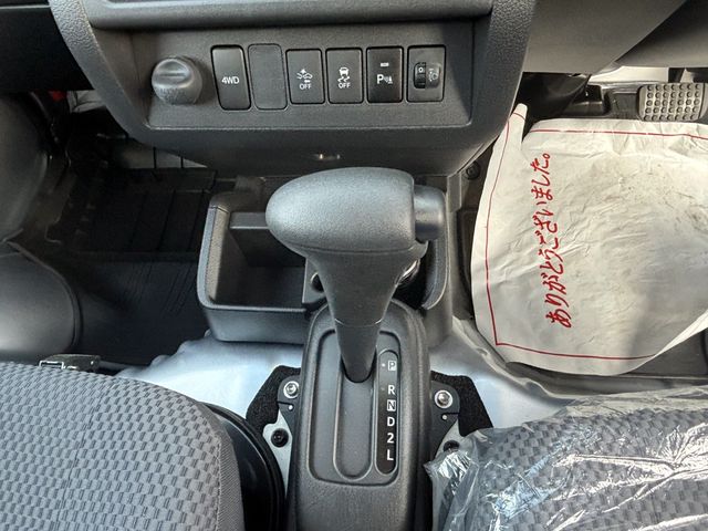 DAIHATSU HIJET TRUCK 4WD 2021 Image 31