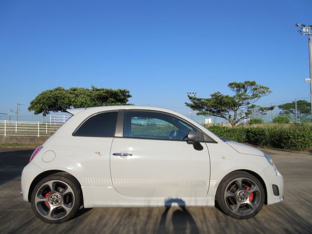 FIAT ABARTH 500 2010 Image 31