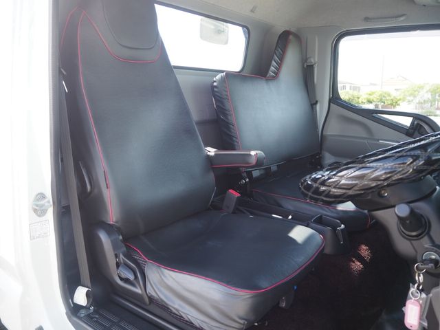 MITSUBISHI CANTER 2020 Image 31