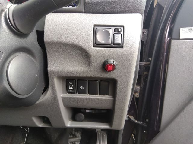 NISSAN NV350 CARAVAN 4WD 2013 Image 31