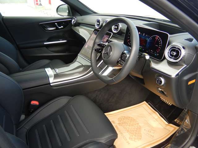 MERCEDES BENZ C CLAS 2024 Image 31