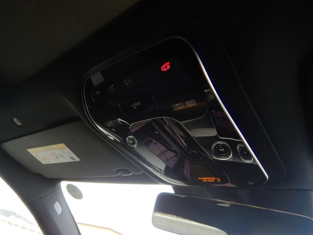 MERCEDES BENZ C CLAS 2024 Image 31