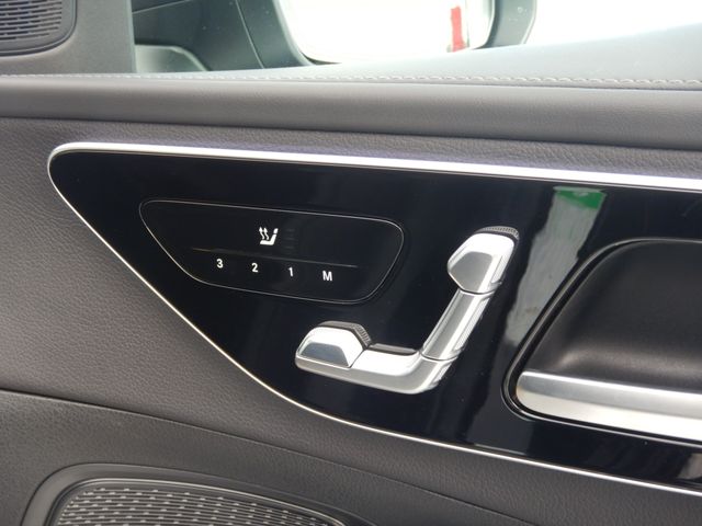 MERCEDES BENZ C CLAS 2024 Image 31