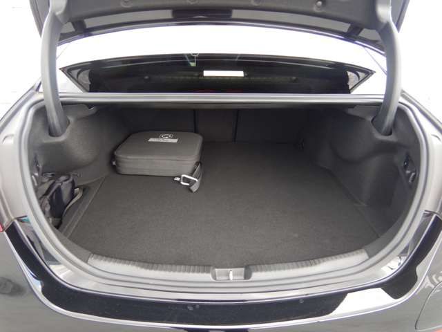 MERCEDES BENZ C CLAS 2024 Image 31