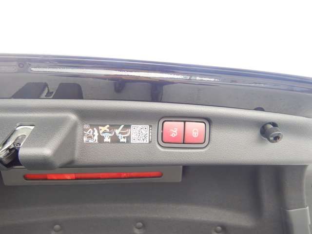 MERCEDES BENZ C CLAS 2024 Image 31