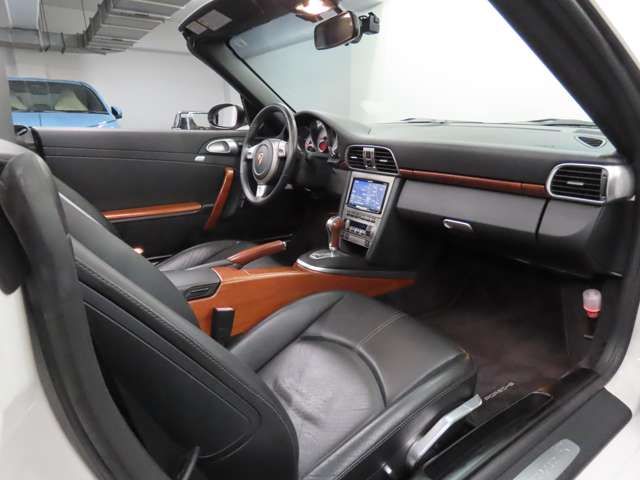 PORSCHE 911 OPEN 2006 Image 31