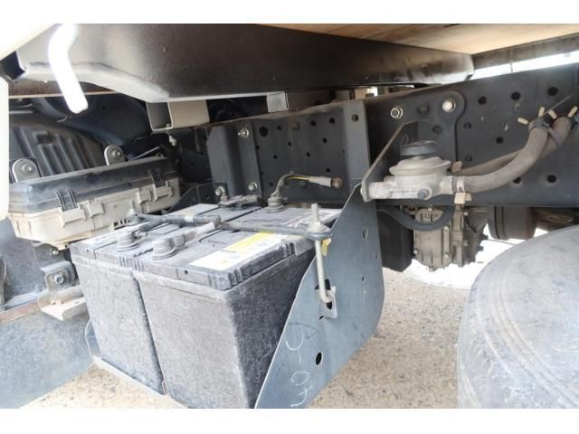 ISUZU ELF 2013 Image 31