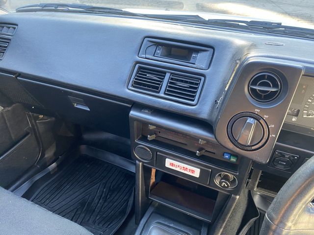TOYOTA COROLLA LEVIN 1985 Image 31