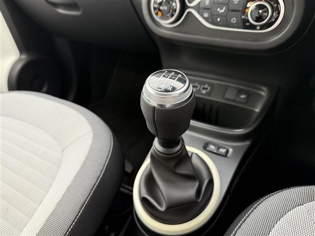 RENAULT TWINGO 2021 Image 31