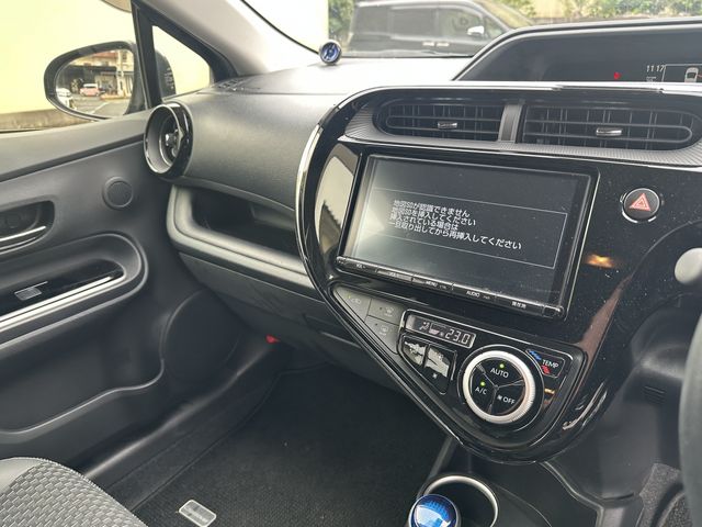 TOYOTA AQUA 2017 Image 31