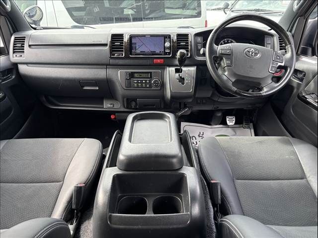 TOYOTA HIACE VAN 4WD 2022 Image 31