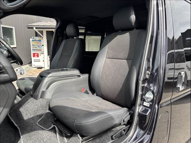 TOYOTA HIACE VAN 4WD 2022 Image 31