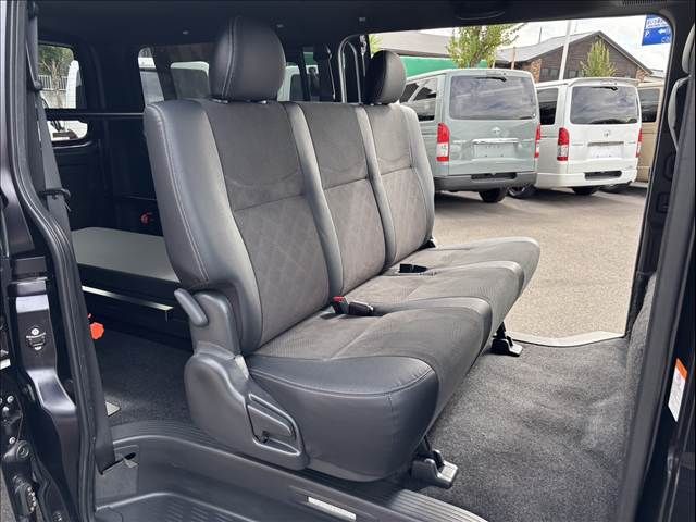 TOYOTA HIACE VAN 4WD 2022 Image 31