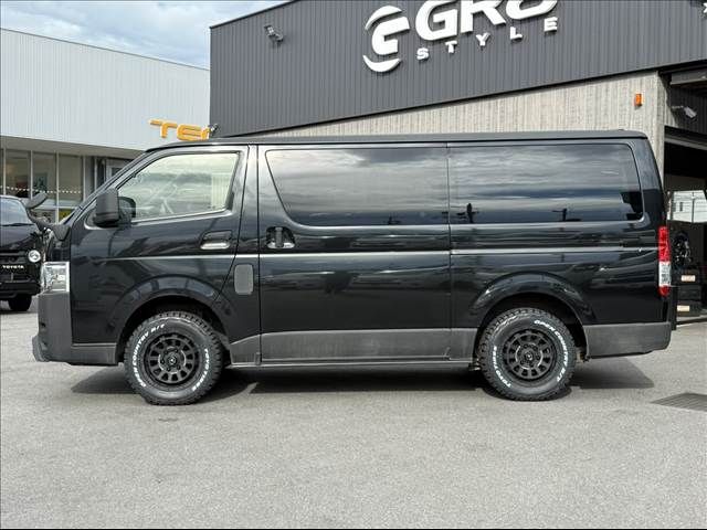 TOYOTA HIACE VAN 4WD 2022 Image 31
