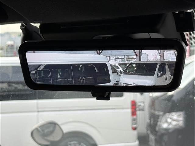 TOYOTA HIACE VAN 4WD 2022 Image 31