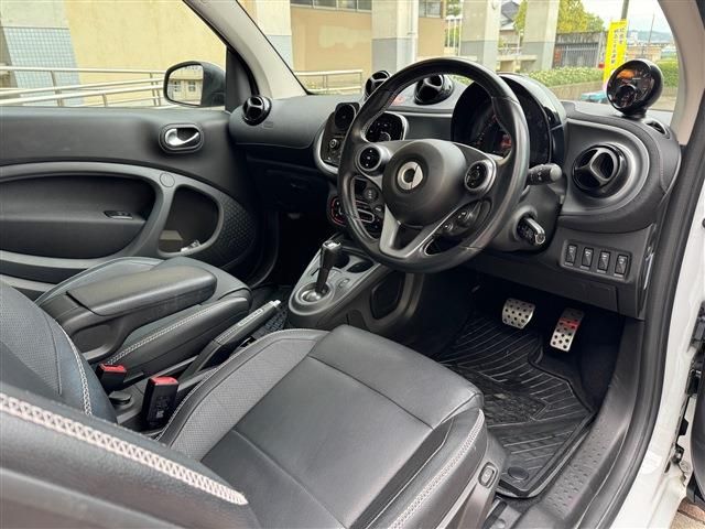 MCC SMART FORTWO COUPE 2017 Image 31