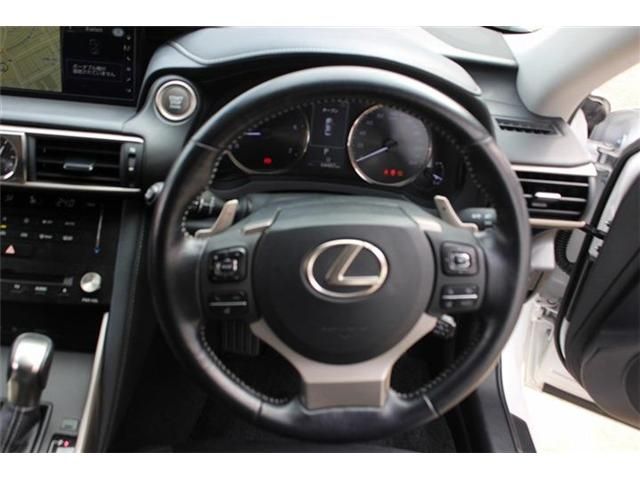 TOYOTA LEXUS IS200T 2017 Image 31