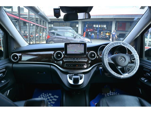 MERCEDES BENZ V CLAS 2017 Image 31