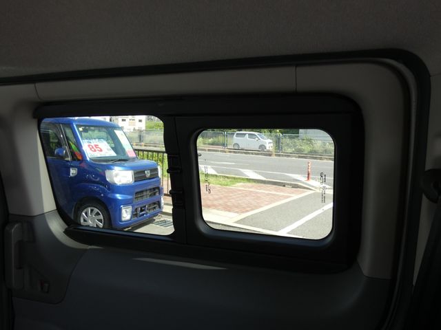 NISSAN NV200 VANETTE WAGON 2018 Image 31