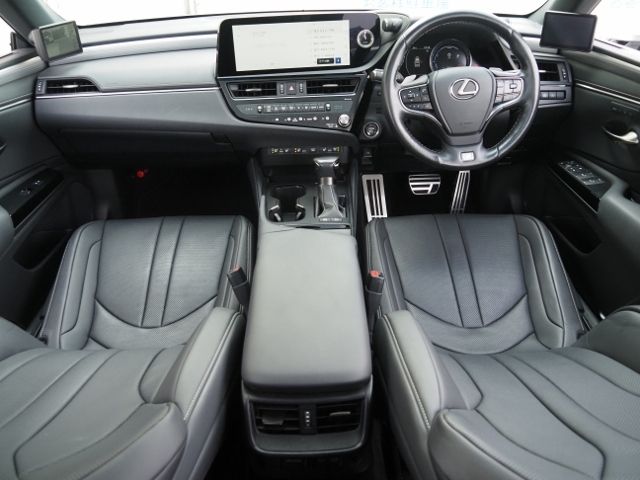 TOYOTA LEXUS ES300H 2022 Image 31