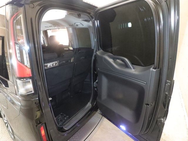 HONDA STEPWAGON SPADA 2015 Image 31