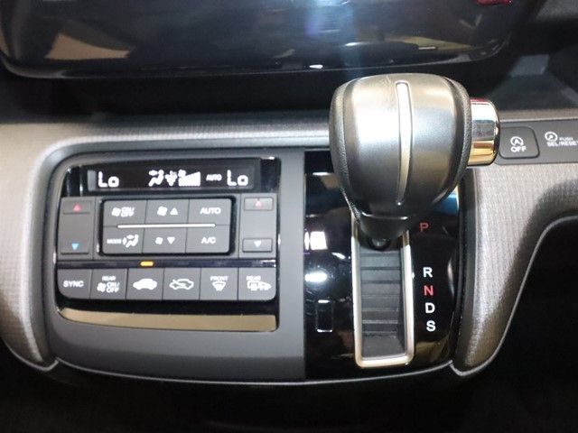 HONDA STEPWAGON SPADA 2015 Image 31