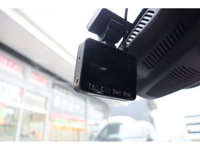 MERCEDES BENZ C CLAS 2019 Image 31