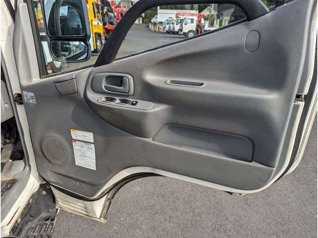 HINO DUTRO 2014 Image 31