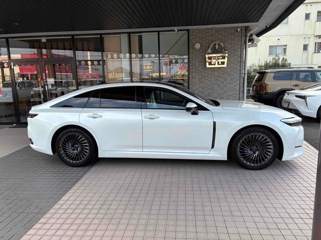 TOYOTA CROWN SEDAN HYBRID 2024 Image 31