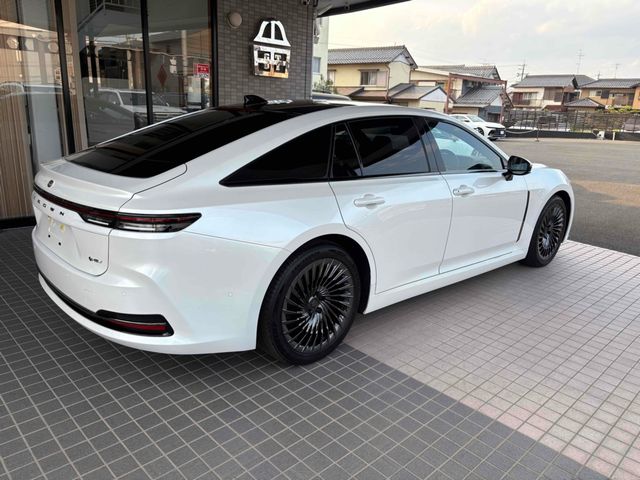 TOYOTA CROWN SEDAN HYBRID 2024 Image 31