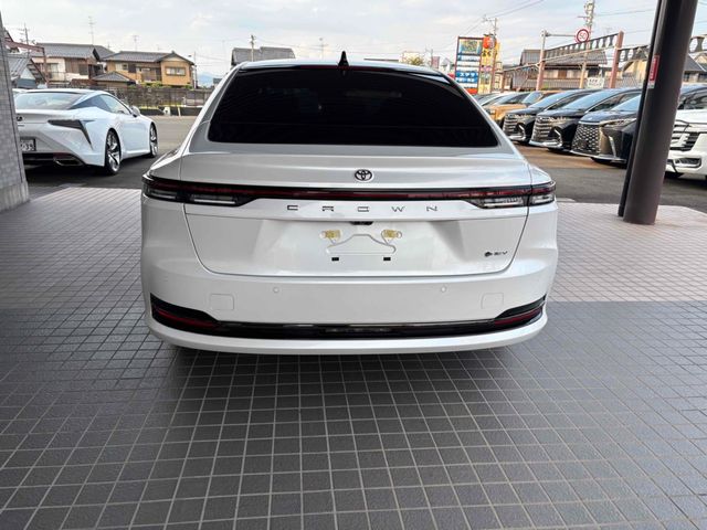 TOYOTA CROWN SEDAN HYBRID 2024 Image 31