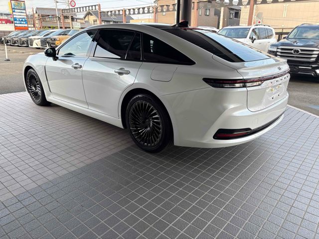 TOYOTA CROWN SEDAN HYBRID 2024 Image 31