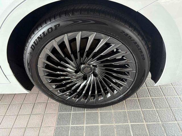 TOYOTA CROWN SEDAN HYBRID 2024 Image 31