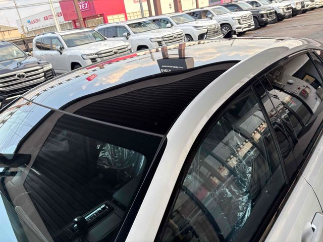 TOYOTA CROWN SEDAN HYBRID 2024 Image 31