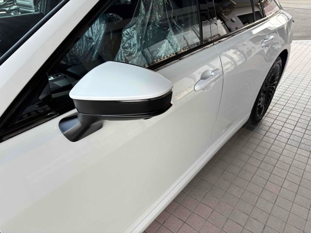 TOYOTA CROWN SEDAN HYBRID 2024 Image 31