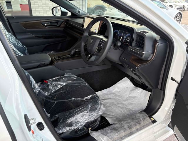 TOYOTA CROWN SEDAN HYBRID 2024 Image 31