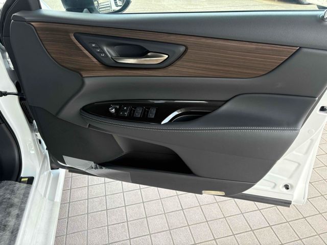 TOYOTA CROWN SEDAN HYBRID 2024 Image 31